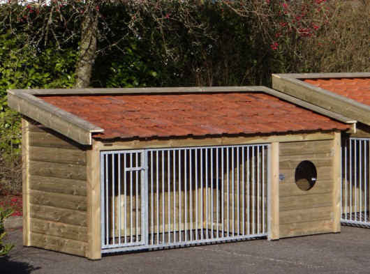 Hundehütte Roxy 1 • Douglasien • 330x132x150cm