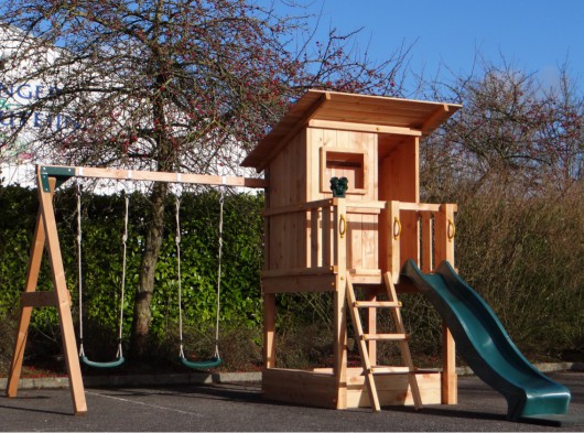 Spielgerät Beach hut 120 mit Rutsche und Schaukel