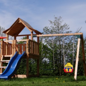 Spielturm Pagoda ist erweitert mit ein doppele Anbauschaukel